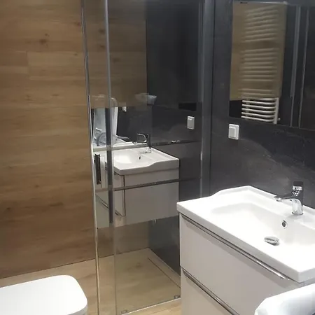 Skarbowa 2 & Parking アパート