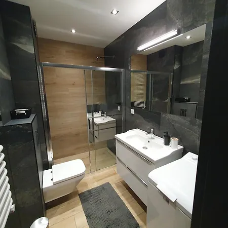 Skarbowa 2 & Parking